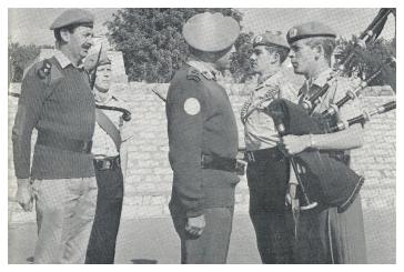 Commander UNFICYP inspects 1 R IRISH Guard of Honour.